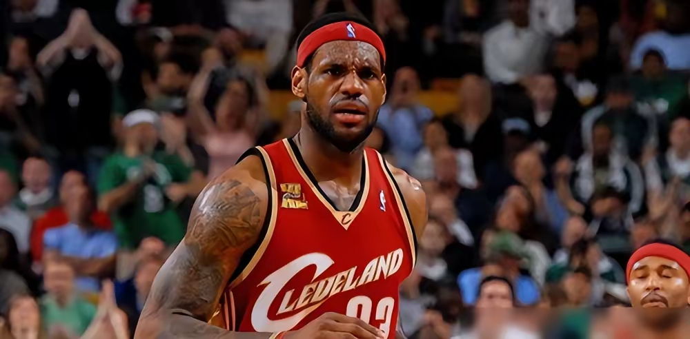 包含詹姆斯在加拿大队比赛中回归赛场赛后奥兰多魔术绝杀压哨，Scout在巴塞罗那比赛中突破纪录看傻球迷的词条